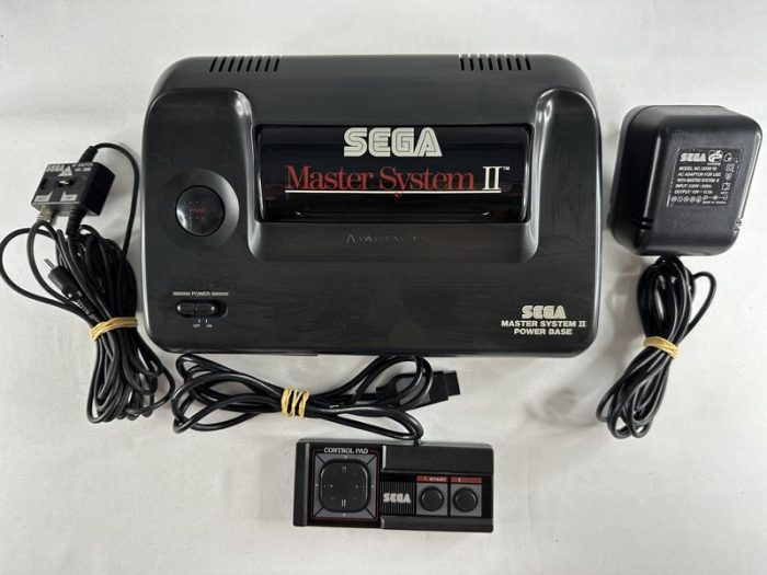 SEGA Master System II + Control Pad & Kabels