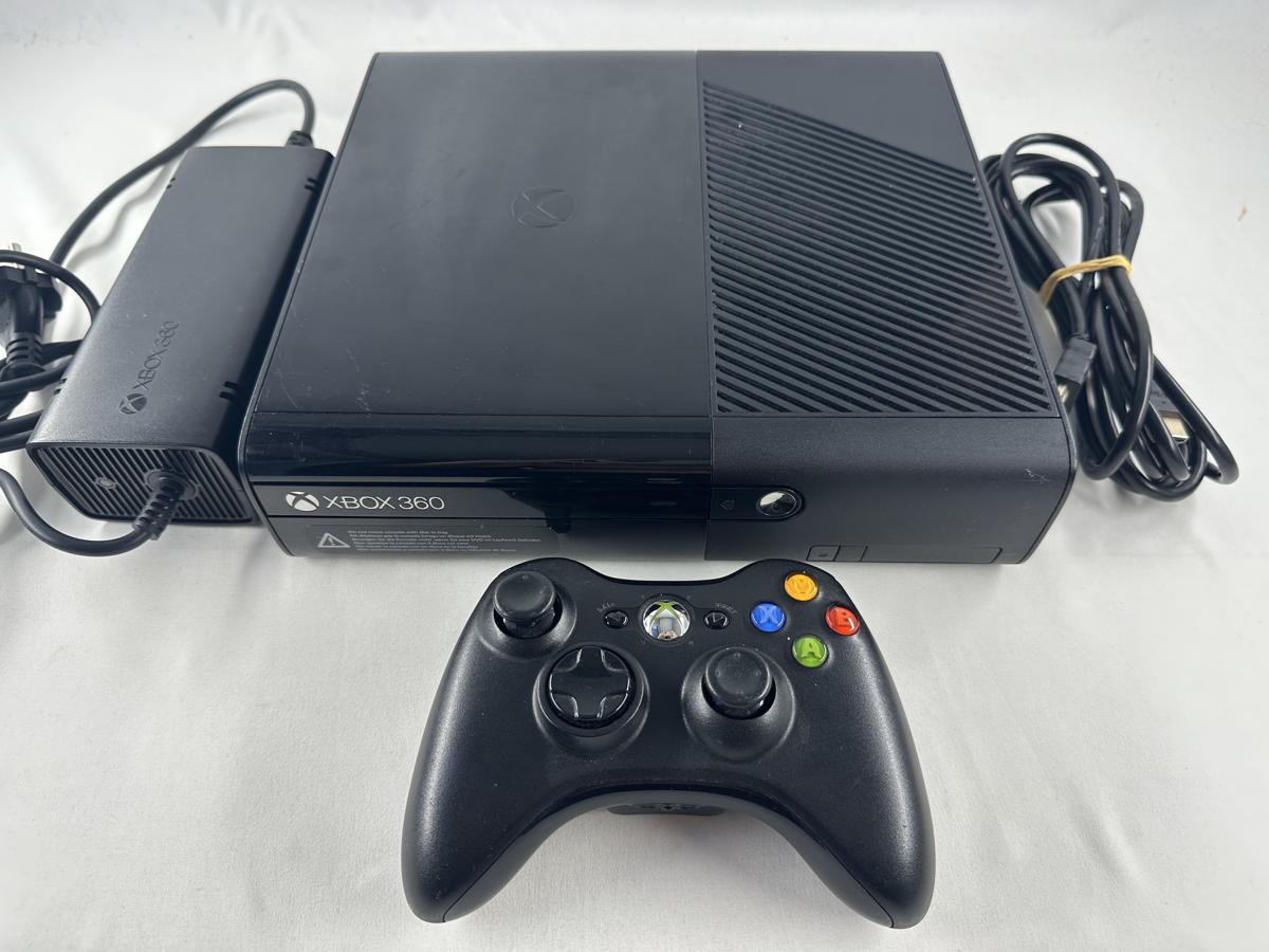Xbox 360 E Console Zwart 500 GB + Controller & Kabels
