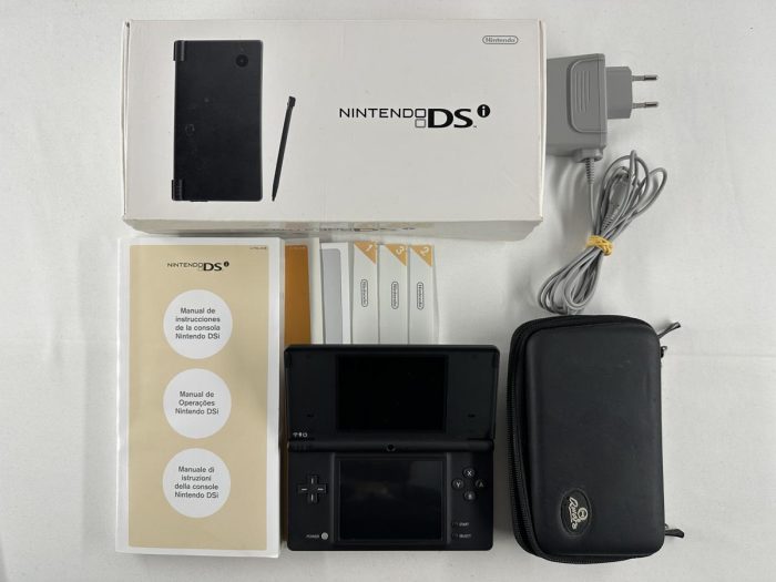 Nintendo DSi Zwart compleet in doos + oplader & beschermhoes