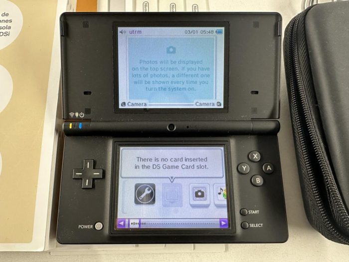 Nintendo DSi Zwart compleet in doos + oplader & beschermhoes - Afbeelding 2