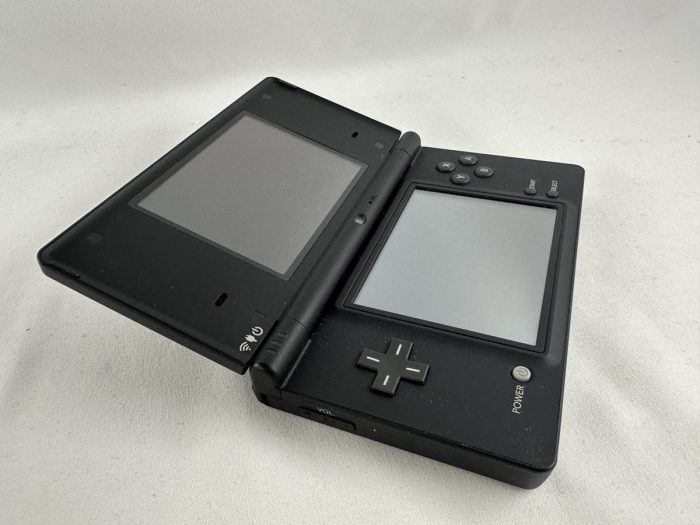 Nintendo DSi Zwart compleet in doos + oplader & beschermhoes - Afbeelding 9