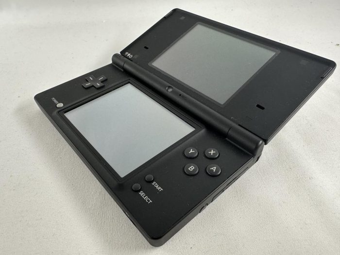 Nintendo DSi Zwart compleet in doos + oplader & beschermhoes - Afbeelding 10