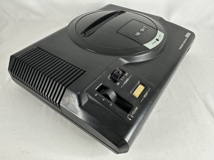 SEGA Mega Drive 16-bit + Sonic 2, controllers en kabels - Retro