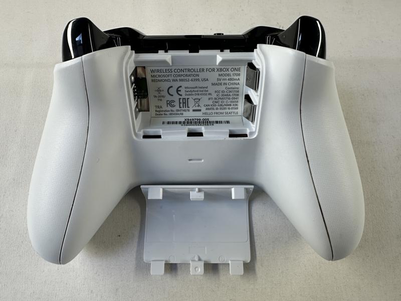 Xbox One S wit 1 TB Console in doos + Controller - Afbeelding 9