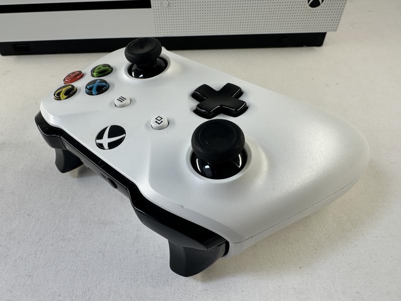 Xbox One S wit 1 TB Console + Controller - Afbeelding 6