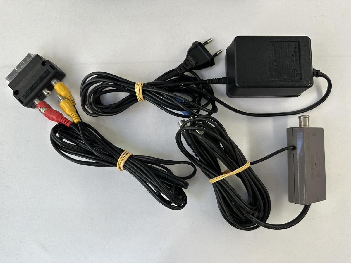Nintendo NES + Controller & kabels - Verkleurd - Afbeelding 6