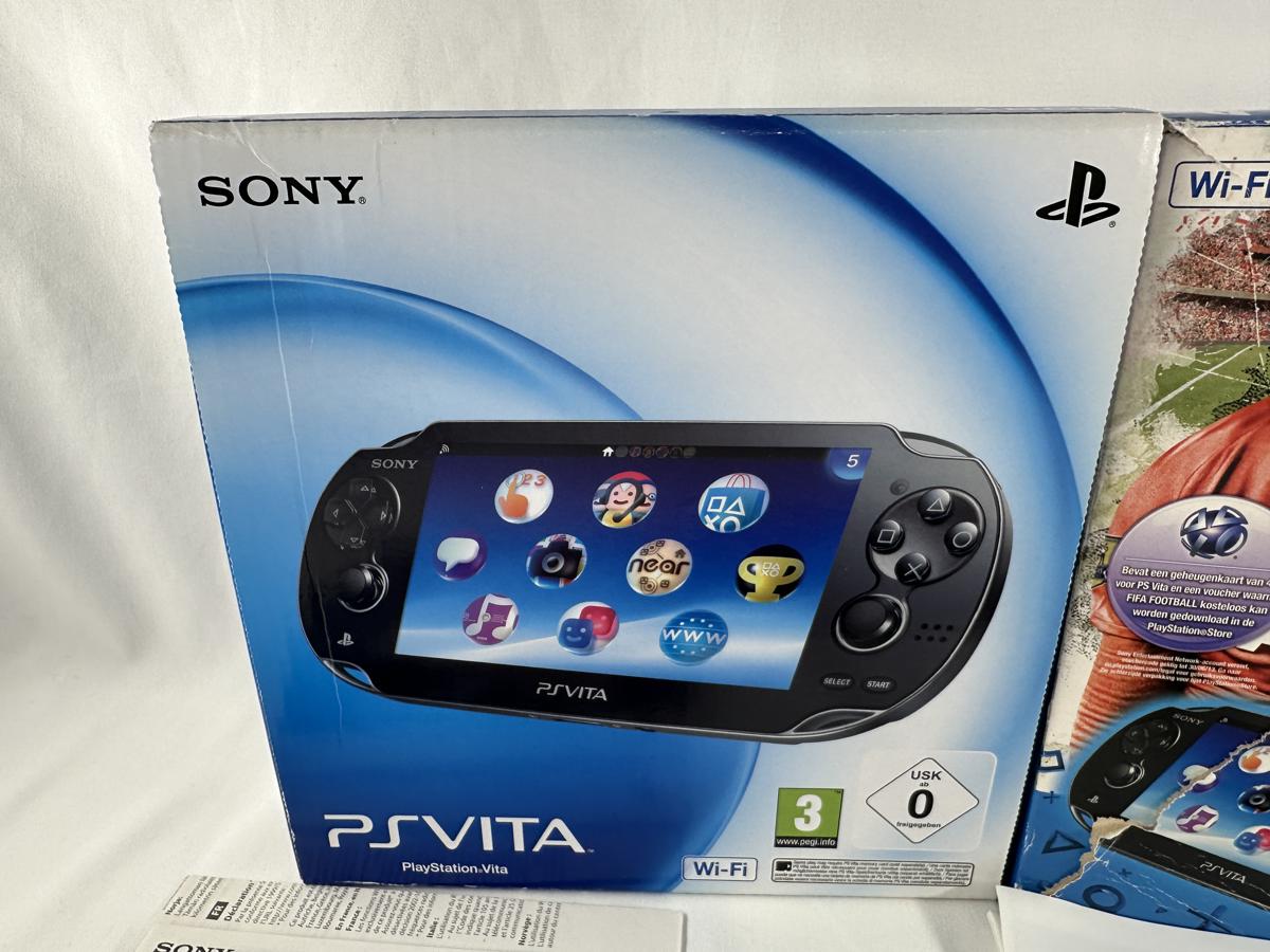PS Vita Crystal Black FIFA Football Bundel Compleet - PCH-1004 - Nette staat - Afbeelding 5