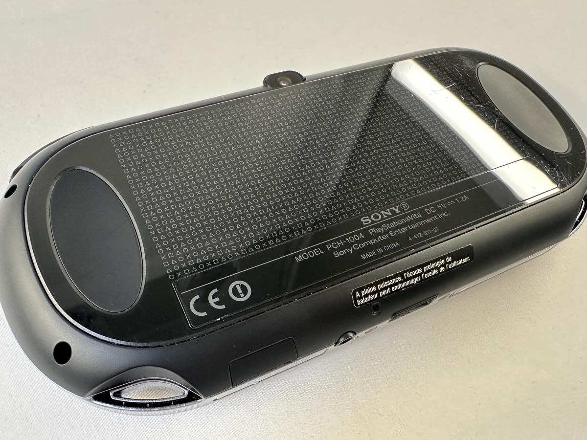 PS Vita Crystal Black FIFA Football Bundel Compleet - PCH-1004 - Nette staat - Afbeelding 16