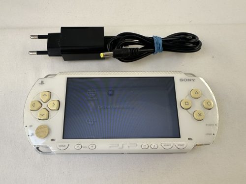 Playstation Portable Wit handheld - PSP-1004
